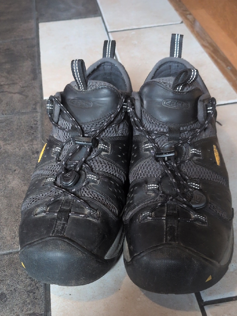 Keen Men’s Black and Gray Steel Toe Outdoor Trail Sneakers